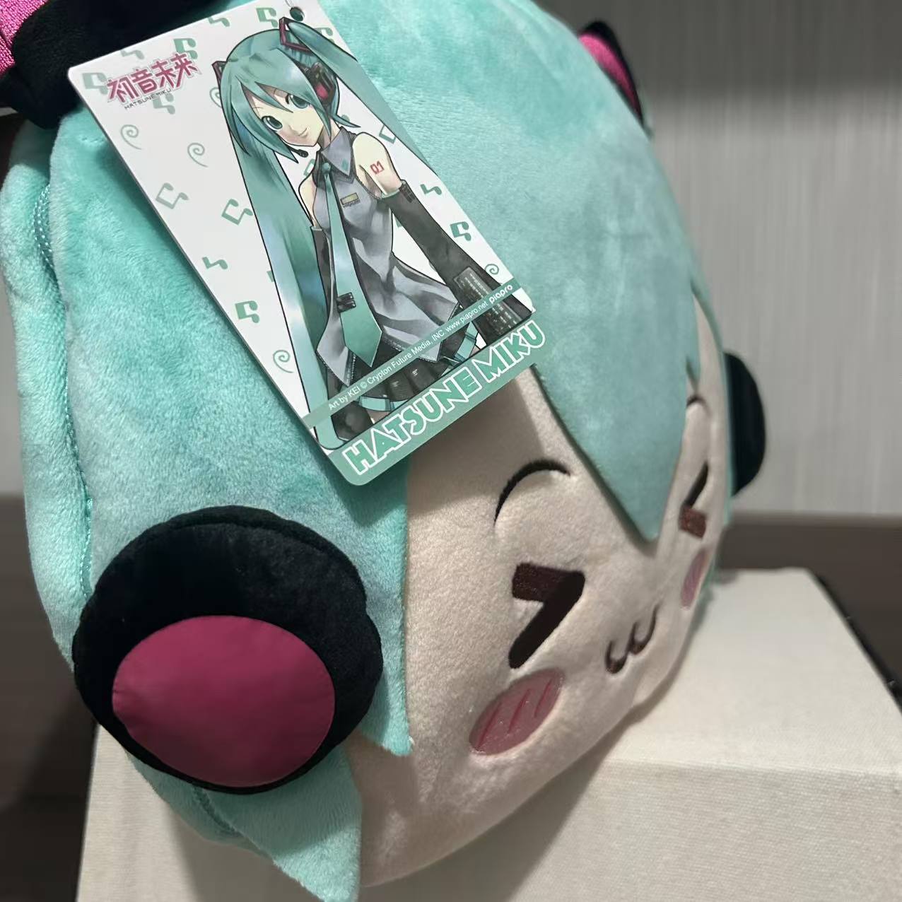 Genuine Anime Hatsune Miku hug - огляд і ціна Cosplay Fire Prop